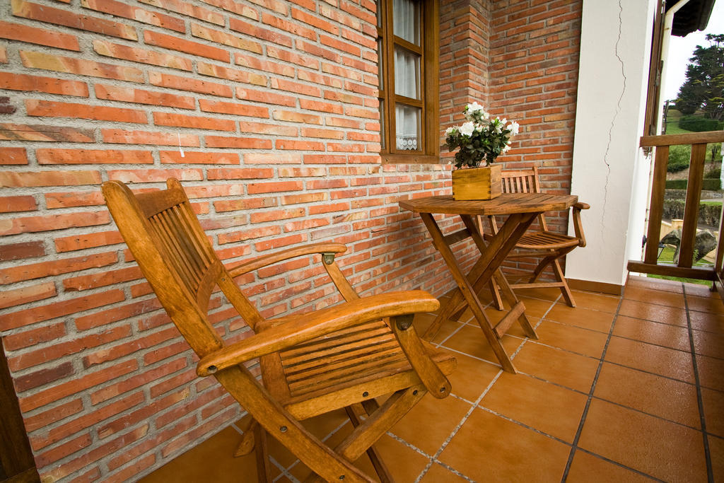 Vivienda Casa Luisa Apartment โกมิญาส ภายนอก รูปภาพ