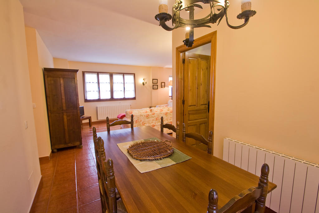 Vivienda Casa Luisa Apartment โกมิญาส ภายนอก รูปภาพ