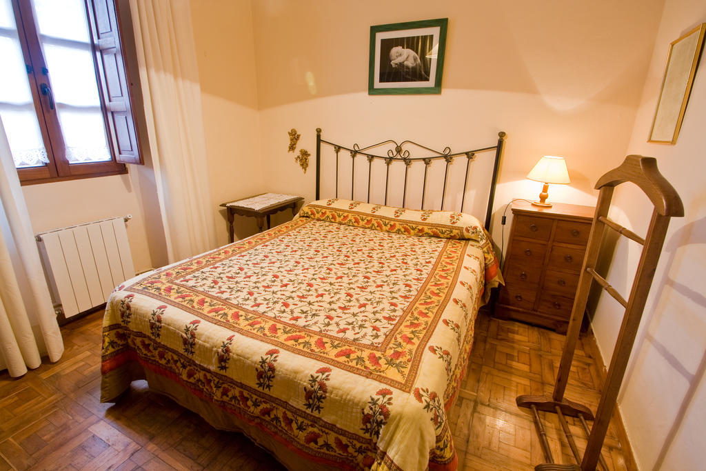 Vivienda Casa Luisa Apartment โกมิญาส ภายนอก รูปภาพ