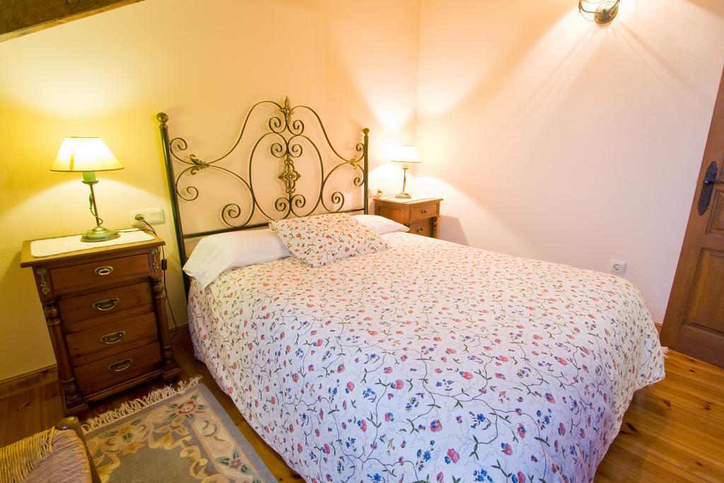 Vivienda Casa Luisa Apartment โกมิญาส ภายนอก รูปภาพ