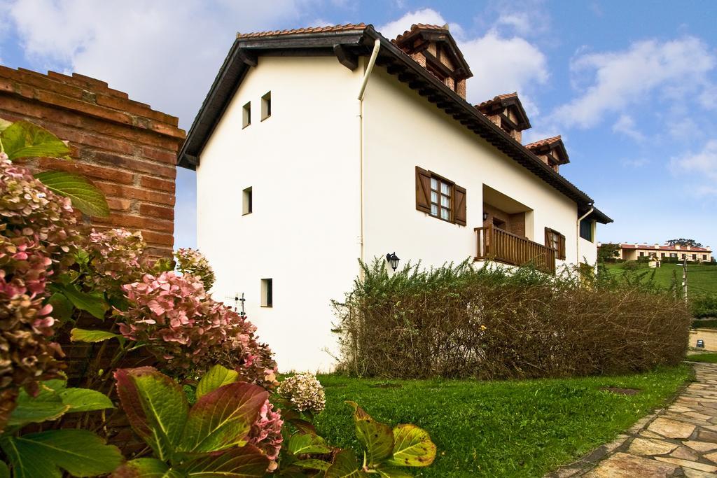 Vivienda Casa Luisa Apartment โกมิญาส ภายนอก รูปภาพ